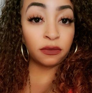 Meet your Posher, Monica